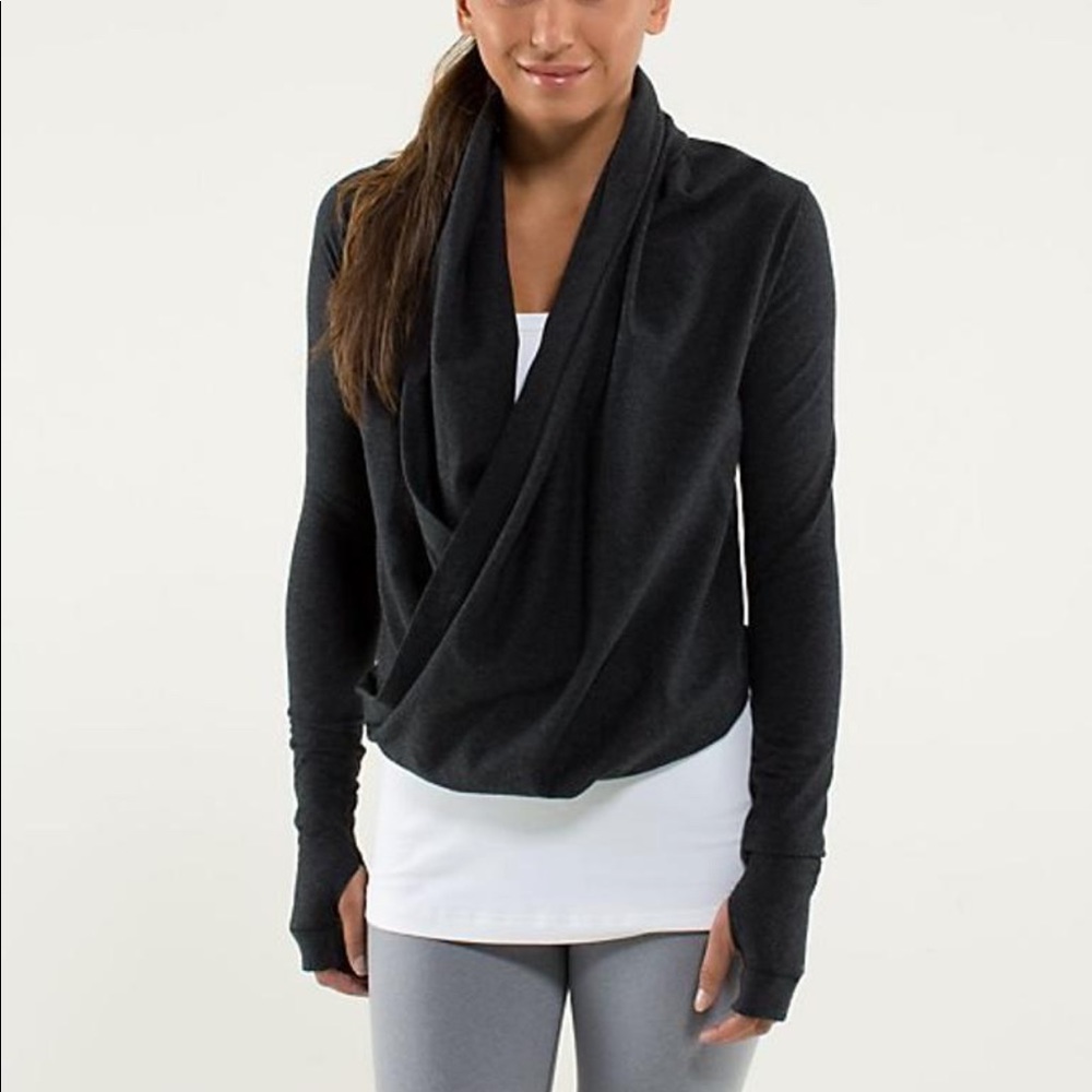 Lululemon iconic multi way wrap. Never worn. Size6